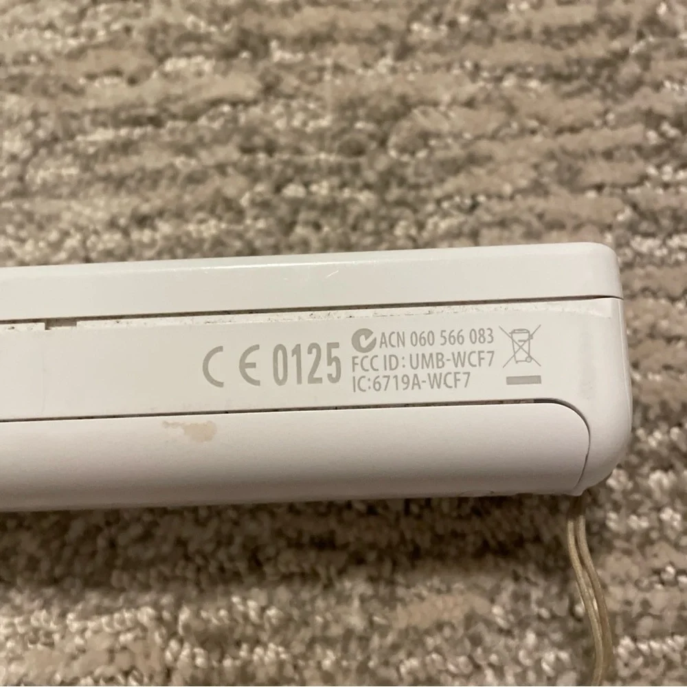 Official OEM Nintendo Wii Remote White Controller With Protective Cases Untested